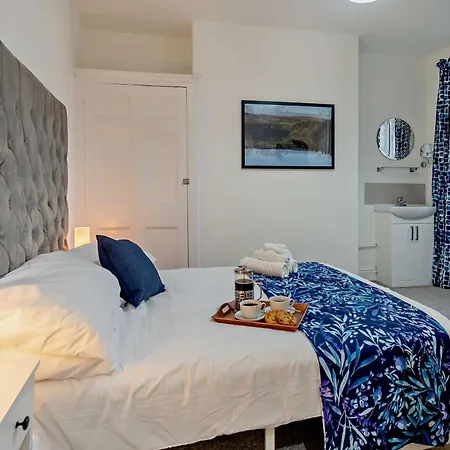 5 Bed In 93438 Дом отдыха