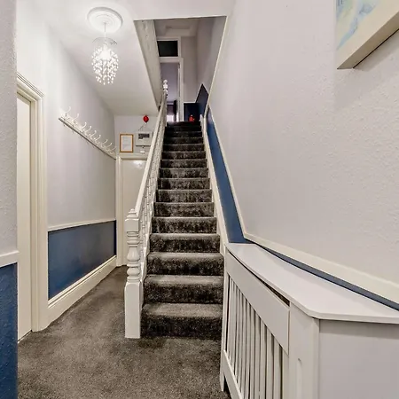 度假居 5 Bed In 93438