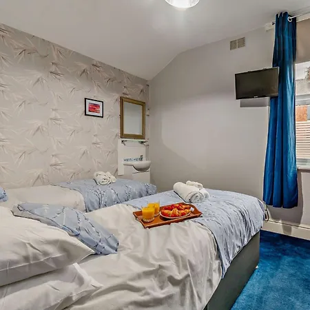 5 Bed In 93438 Scarborough