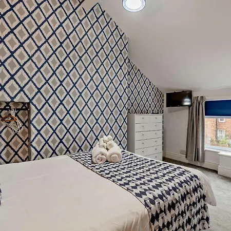 5 Bed In 93438
